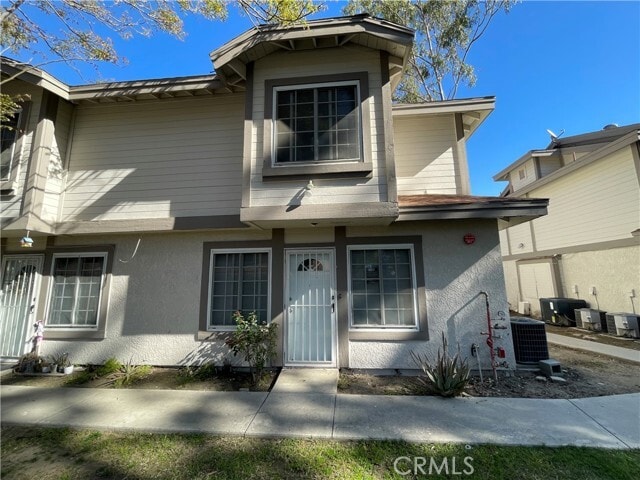 Building Photo - 1614 S Campus Ave Unit E