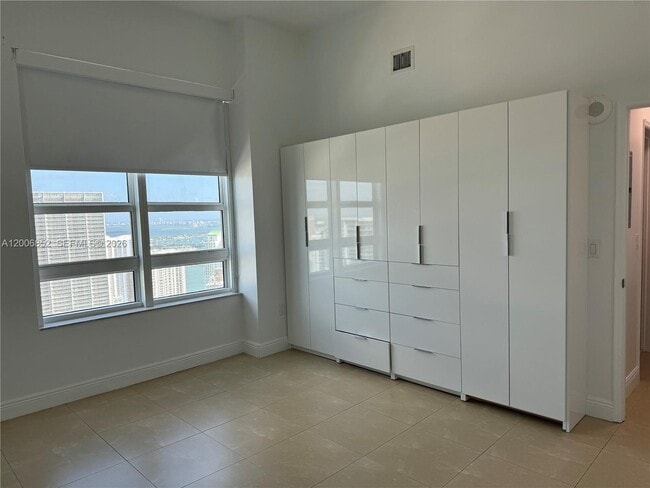 Photo - 950 Brickell Bay Dr Unidad 5402