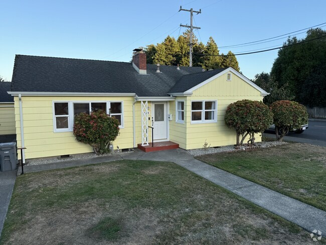 Building Photo - 3545 Dolbeer St Unit Main House