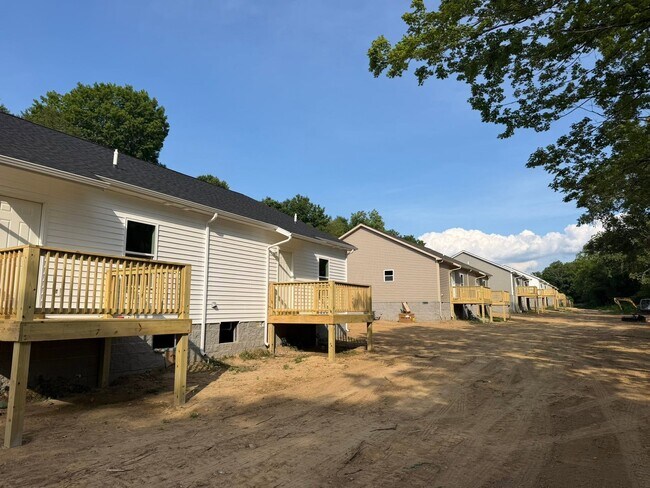 Photo - 1943 Holland Rd Unit 1