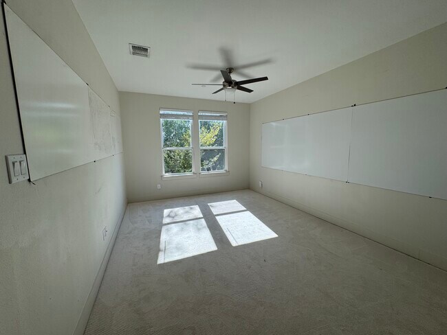 Photo - 2129 Lovedale Ave Unit 105