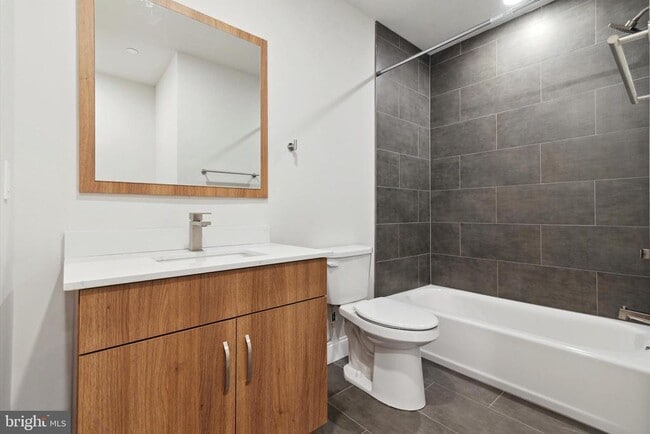 Photo - 2157 E Lehigh Ave Unit 203