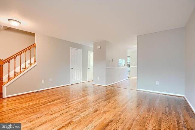 Photo - 309 Overlea Pl