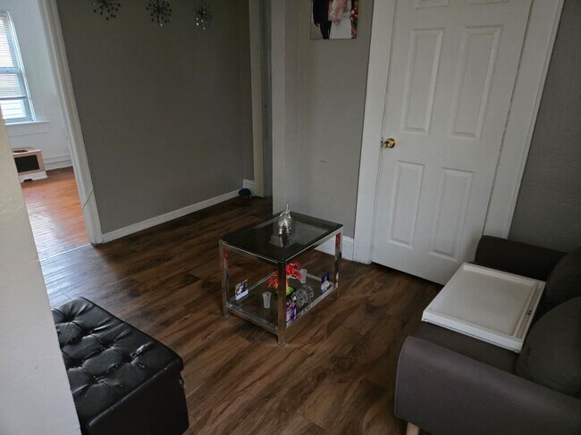 Photo - 144-146 Mapes Avenue, 3 Unit 3