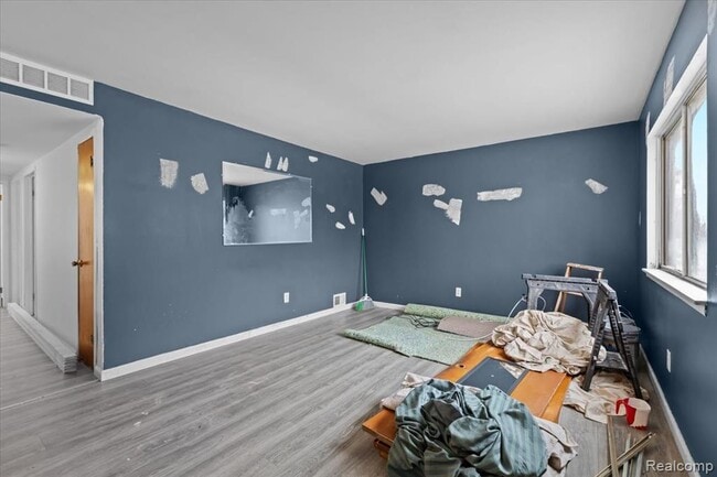 Photo - 5952 Banner St