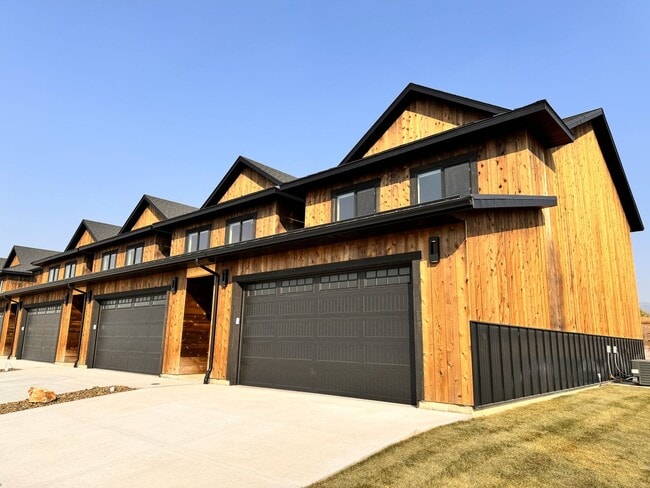 Building Photo - Modern, Spacious 3-Bedroom Townhome in the...