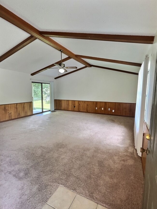 Photo - 1109 Hickory Dr Unit B