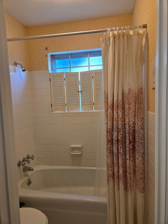Photo - 5609 Fieldcrest Ave