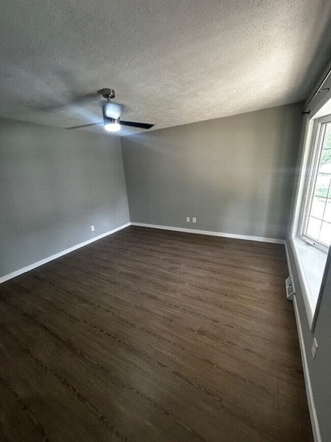 Photo - 27 Nottingham Dr