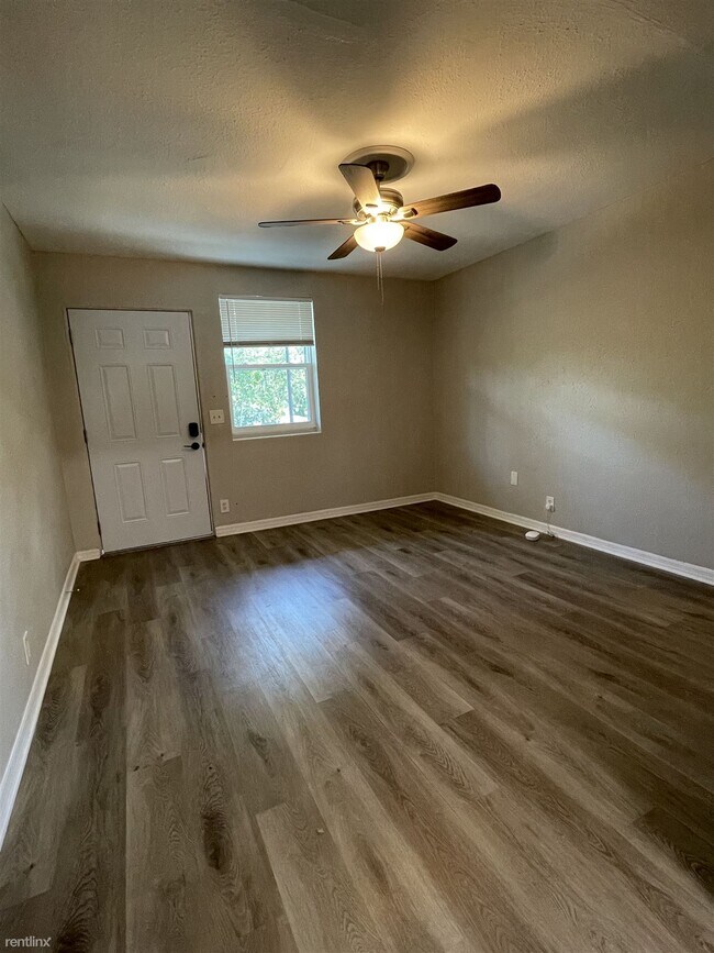 Photo - 2 br, 1 bath 4plex - 1575 West 19th Street 4