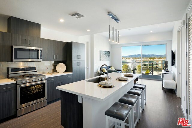 Building Photo - 4140 Glencoe Ave