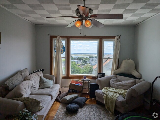 Building Photo - 85 Gladstone St Unit 3 Rental