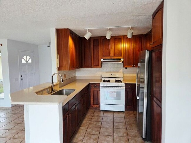 Photo - Ewa Beach - Soda Creek: 3bd, 2.5 bath, 2 car garage