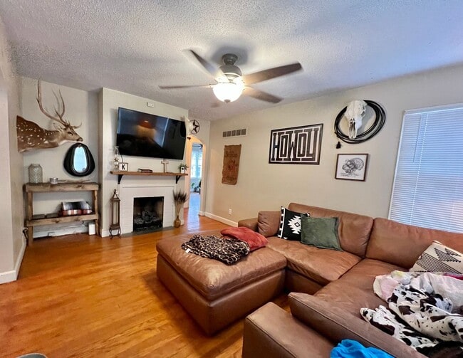 Photo - 3 bed 2 bath Close to Campus!
