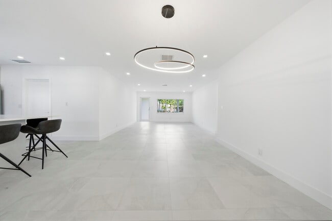 Photo - 2001 NE 17th Way