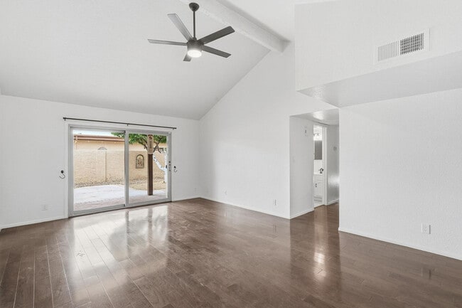 Photo - 715 W Boxelder Pl