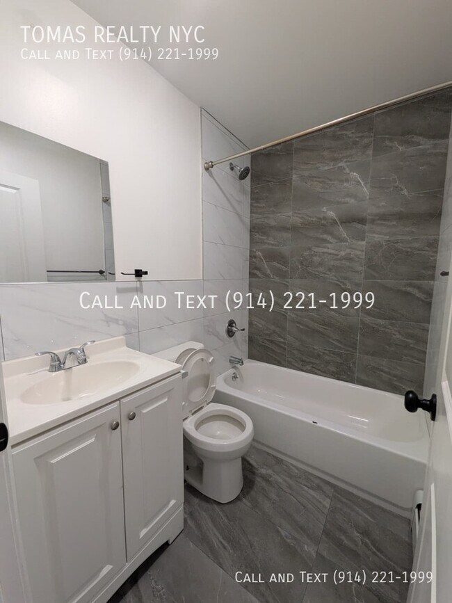 Photo - 776 E 233rd St