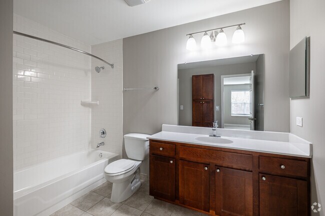 2BR, 1BA - 1,050SF - Bathroom