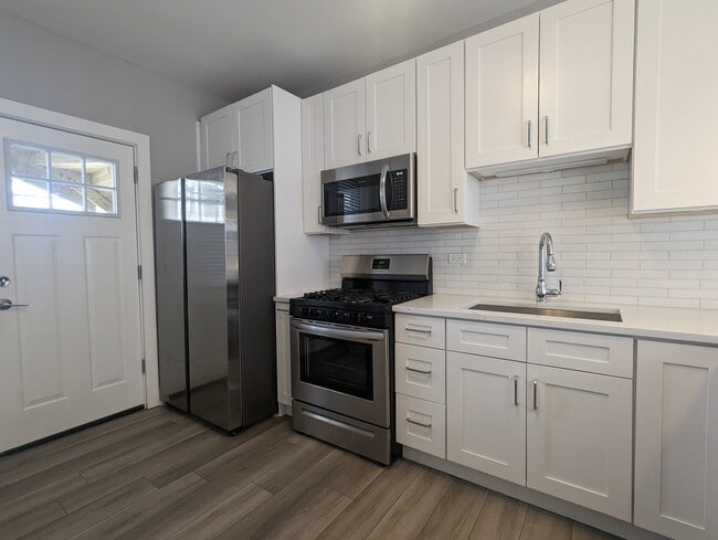 Photo - 3943 N Janssen Ave Unit s1