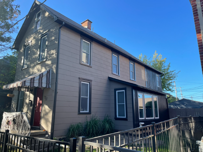 Building Photo - 494 Reinhard Ave Rental