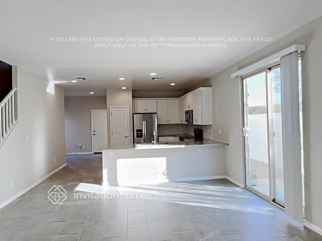 Photo - 16437 S 10th St