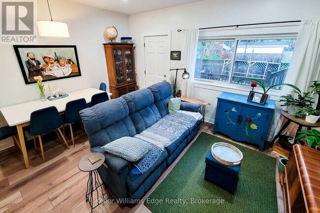 Photo - 64 Locke St N Unit 2