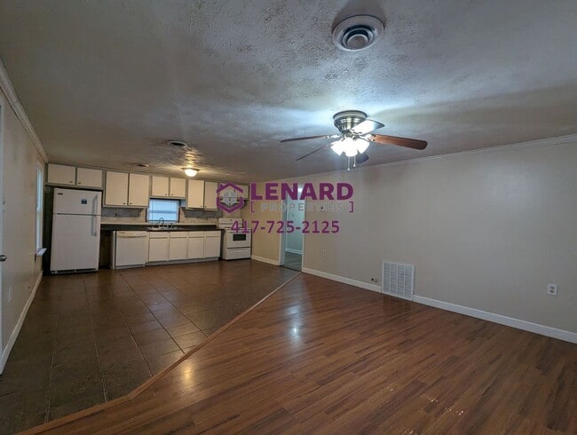 Photo - 2 Bedroom, 1 Bathroom Home!