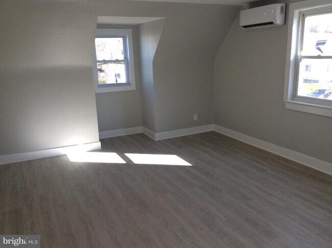 Photo - 1168 Romano Ave