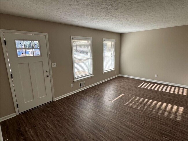 Photo - 437 Lockridge Ln