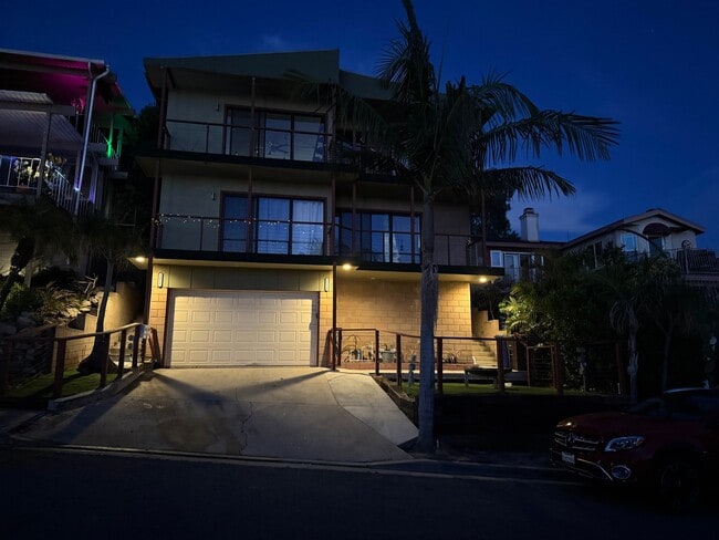 Building Photo - 2052 Terrace Dr