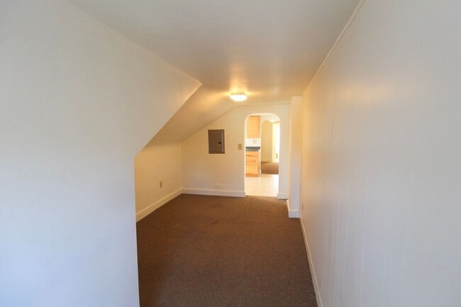 Photo - Studio apartment next to EMU for rent! - 1131-A Shenandoah St.