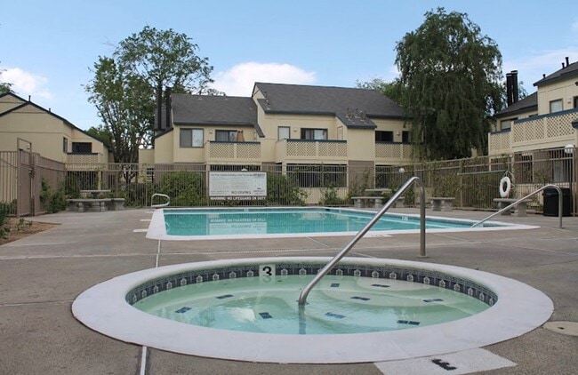 Photo - Village at Lakeside
