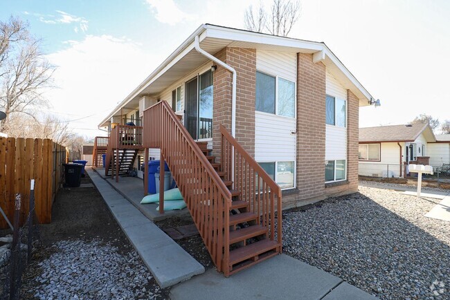 Building Photo - Loveland 2BR with Laundry and Balcony Unit 1 Rental