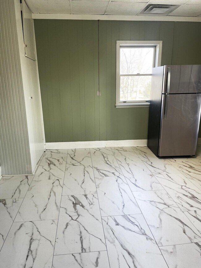 Photo - 650 1/2 Chestnut St