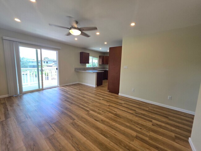 1030 Kahili Pl