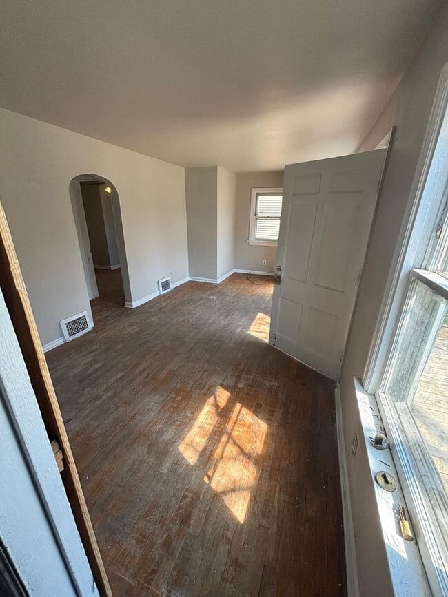 Photo - 1216 W Mt Hope Ave