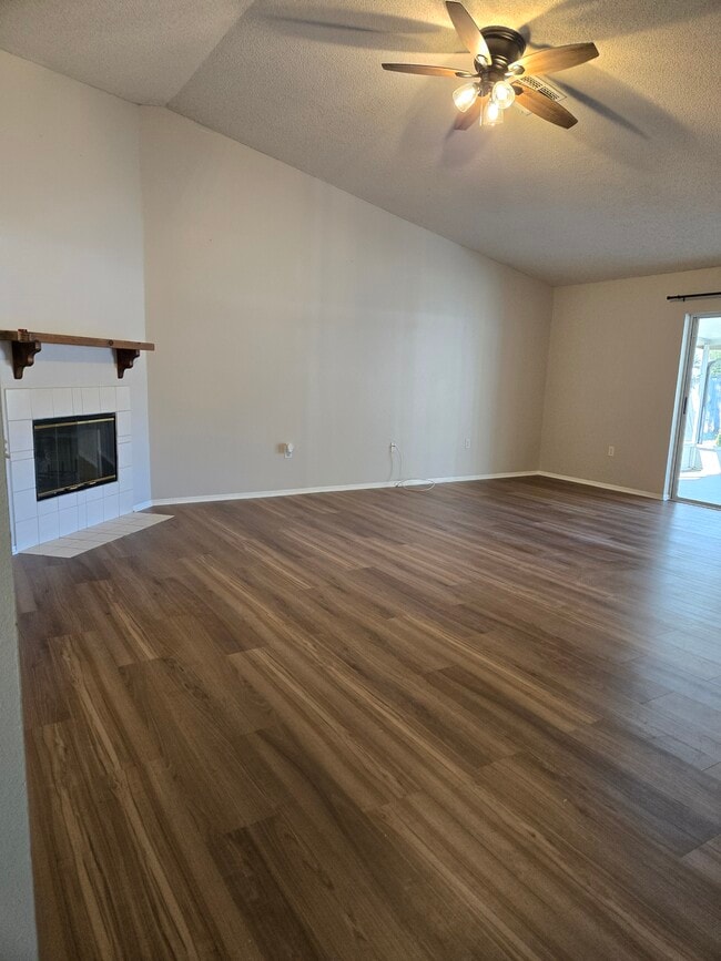 Photo - 3543 Diamond Terrace