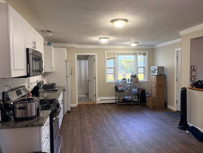 664 Humphrey St Unit 1