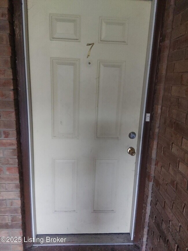 Building Photo - 100 E Florence Ave Unit 7