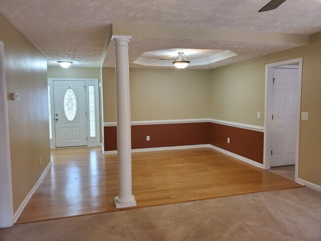 Photo - Beautiful 3 Bedroom, 2 Bath Home with Bonu...