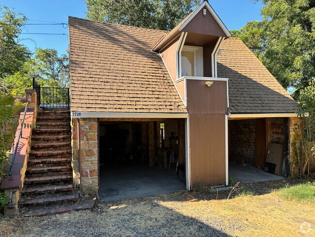 Building Photo - 1726 Kenwood St Rental