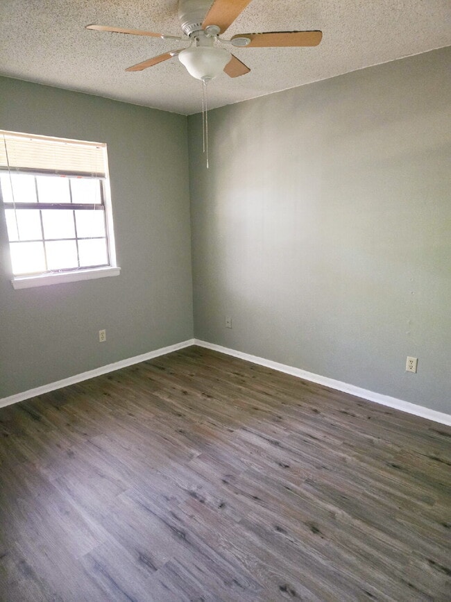 Photo - Great location. Centrally located. Unit B