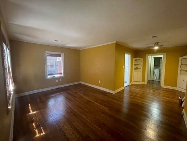 Photo - 1 bedroom duplex with washer and dryer