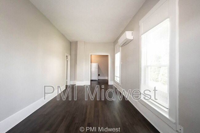 Photo - 611 N Main St Unidad 2