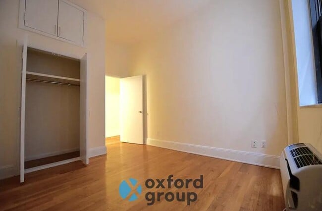 Photo - East 10th Street