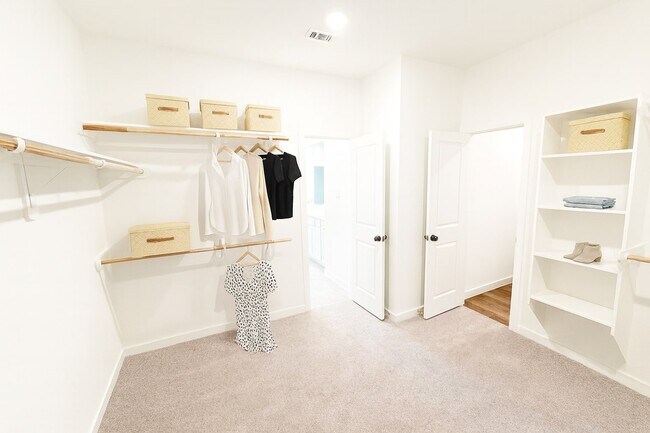 Photo - 2426 Peach Oak Xing