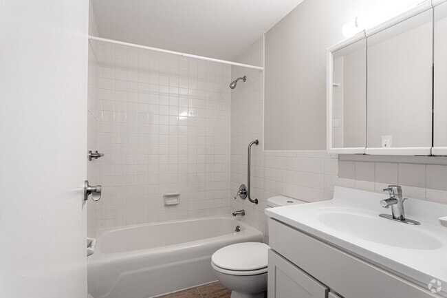1BR, 1BA - 720SF