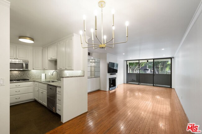 Photo - 911 Kings Rd Unidad 102