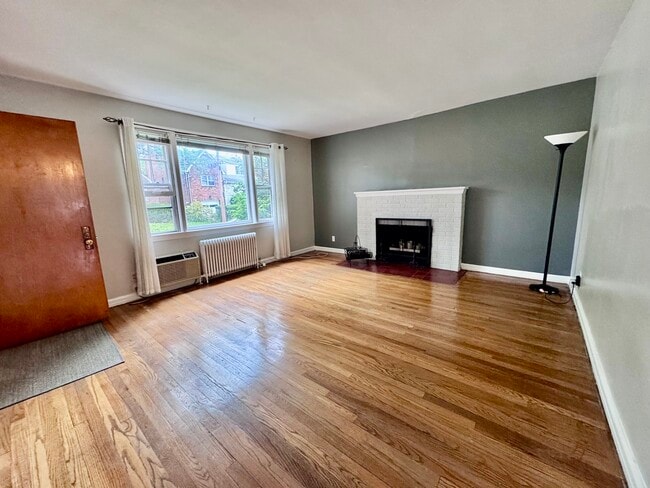 Photo - 816 Kingsland Ln