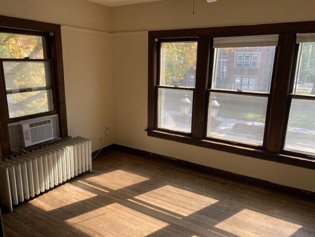 Photo - 410 W Green St